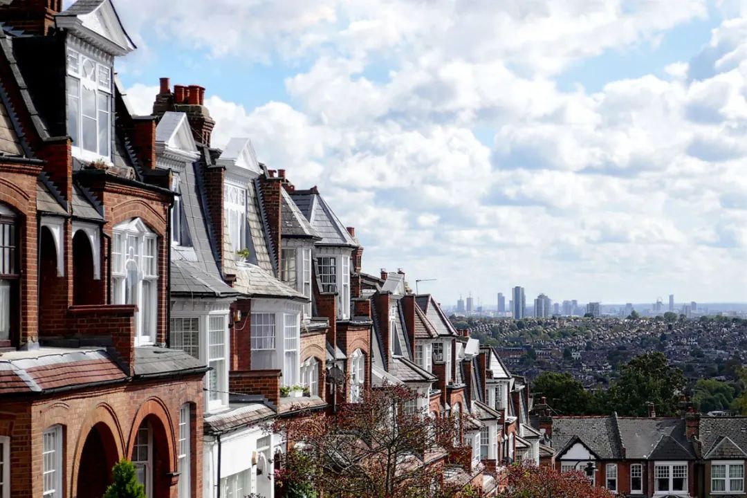 英国房价再创历史新高，权威预测伦敦楼市火爆区域